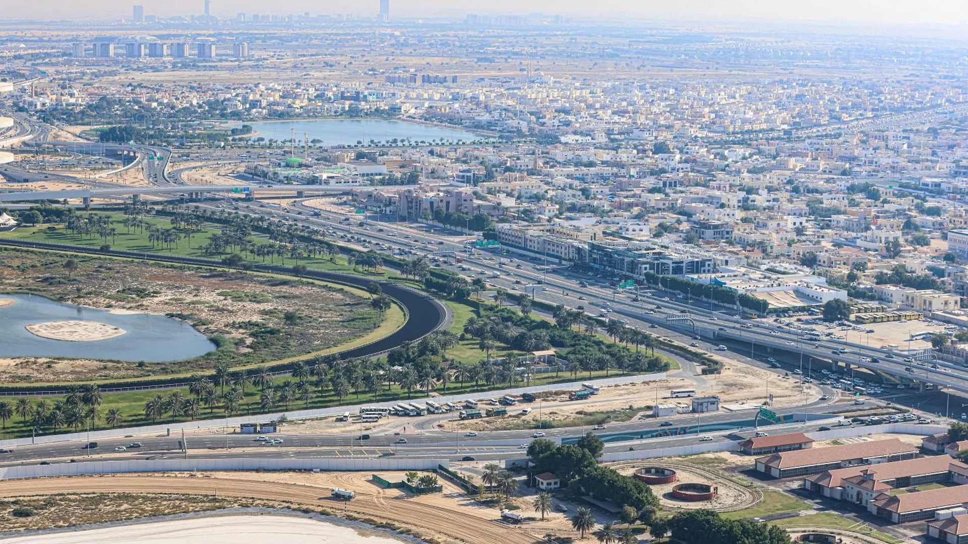 Visionary Vista: 2Br Al Habtoor City Dubai Birleşik Arap Emirlikleri