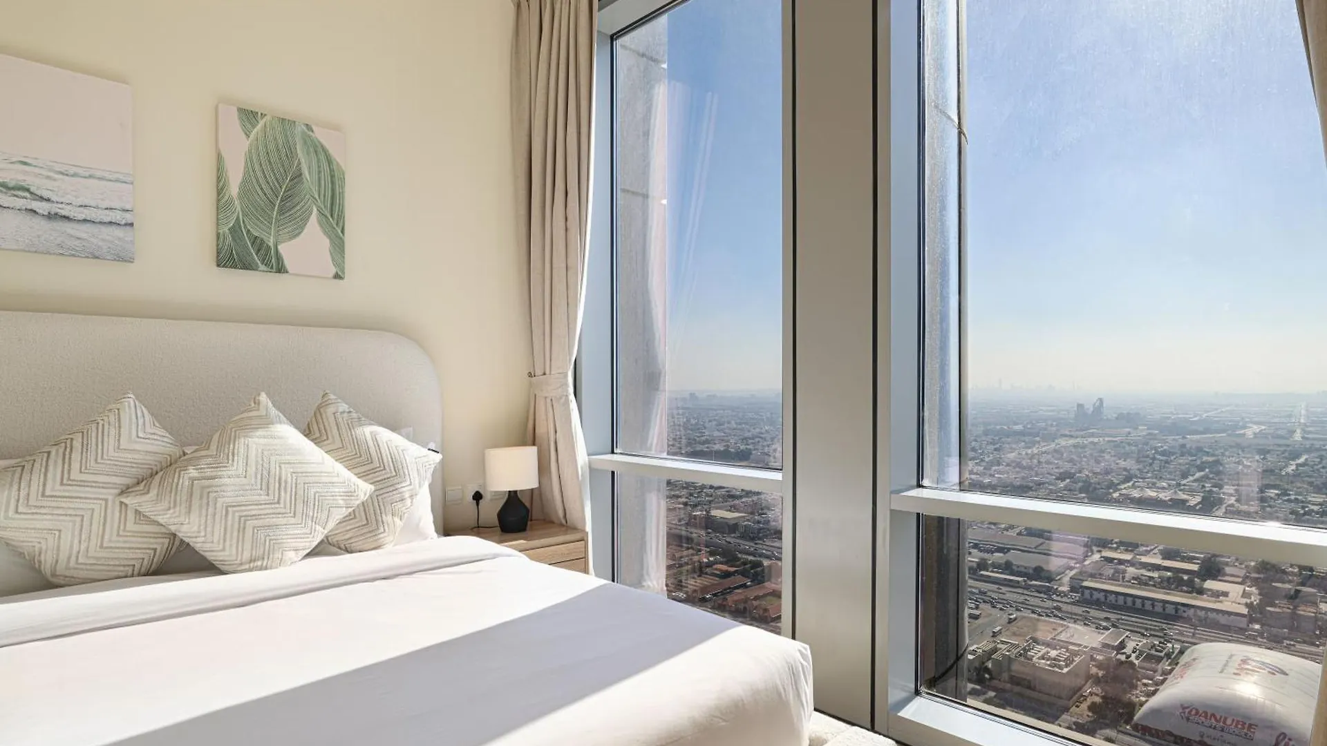Visionary Vista: 2Br Al Habtoor City Dubai 0*,