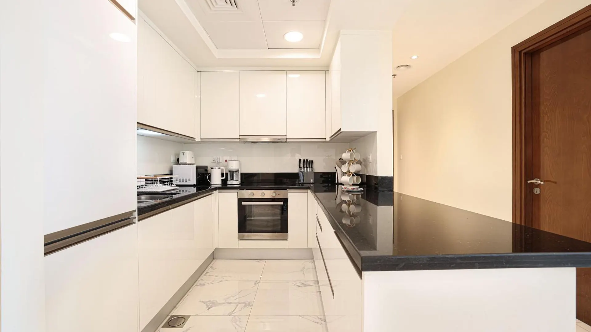 Apartment Visionary Vista: 2Br Al Habtoor City Dubai